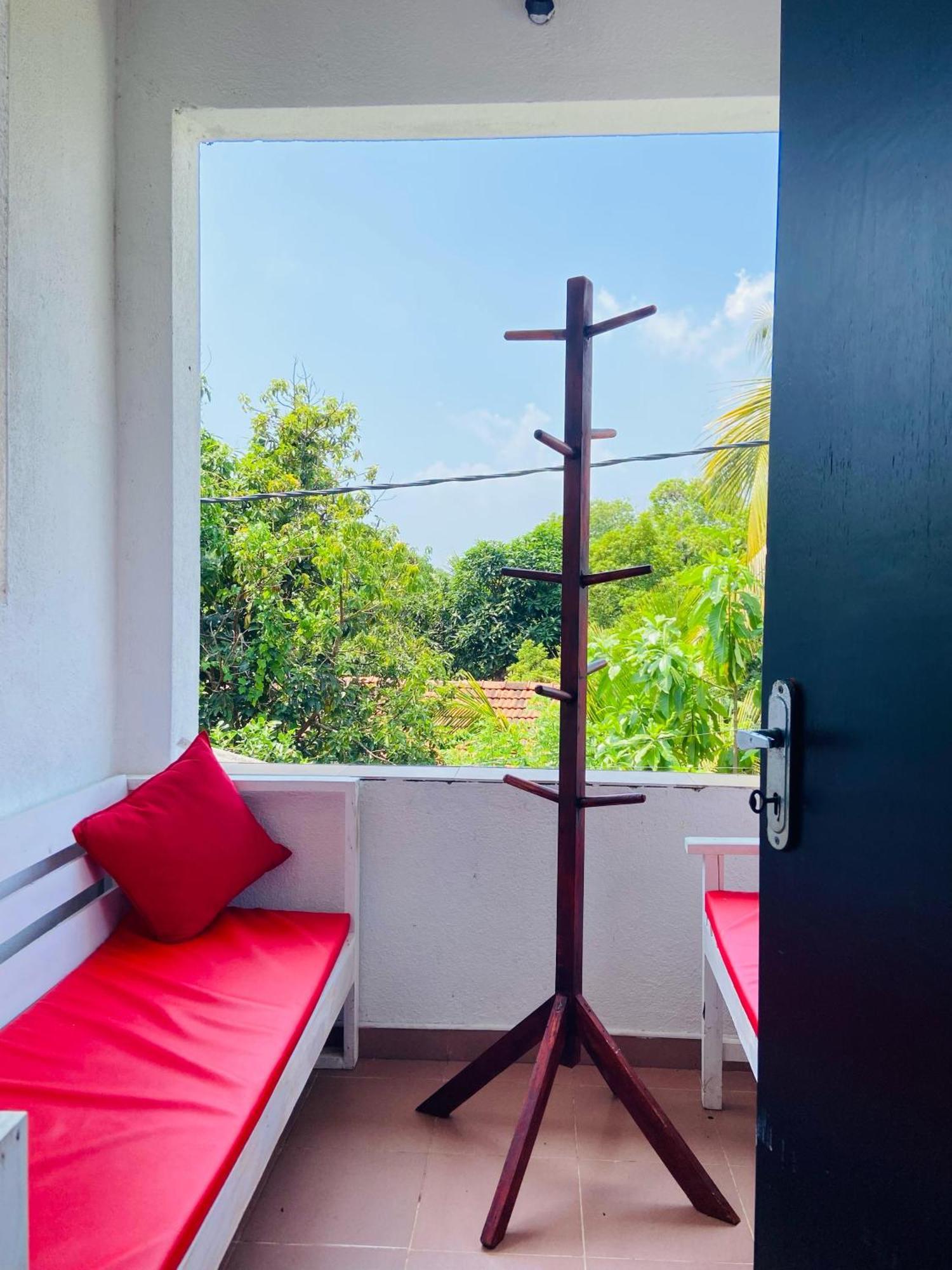 Hiricurry Hostel & Restaurant Dikwella Rum bild